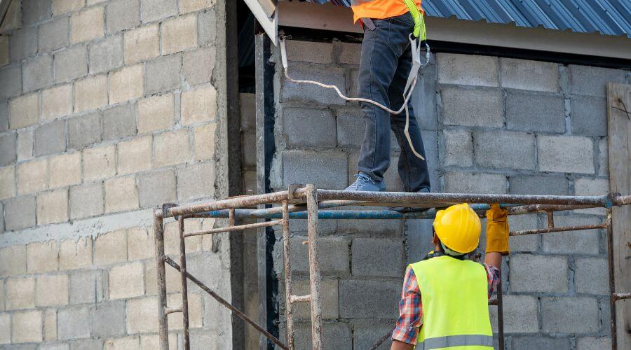 Expert Emergency Roof Repairs services in Kewanna, IN